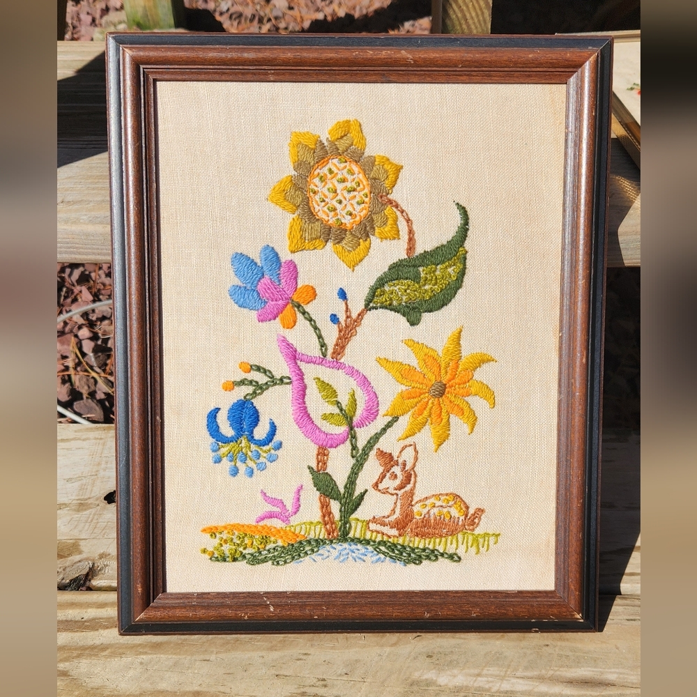 VINTAGE Floral Crewel Embroidered Wall Art GC 10"x12"